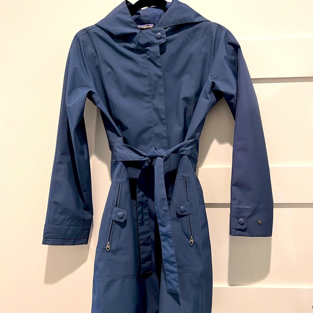 Women’s Patagonia knee length xs raincoat